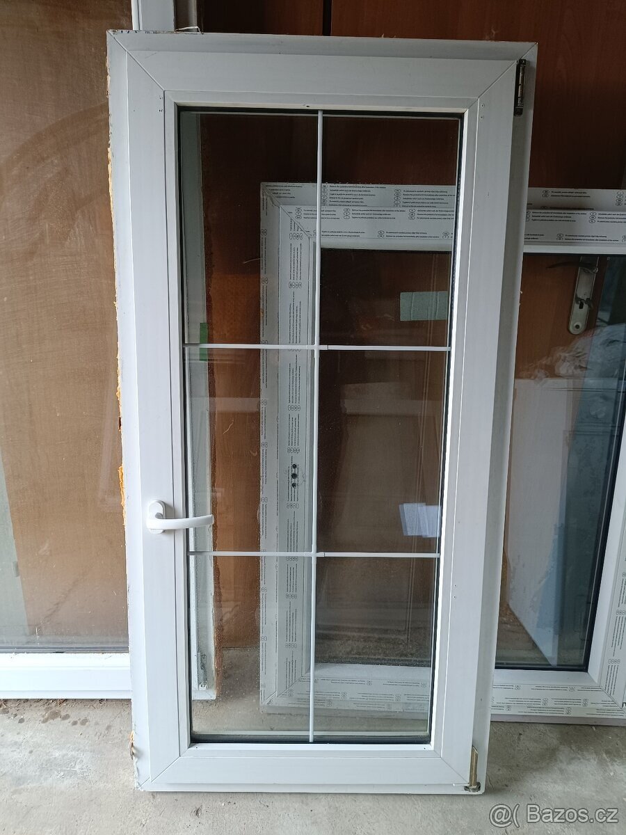 Plastové použité okno levé 1ks- bílé 149x74cm(šířka)