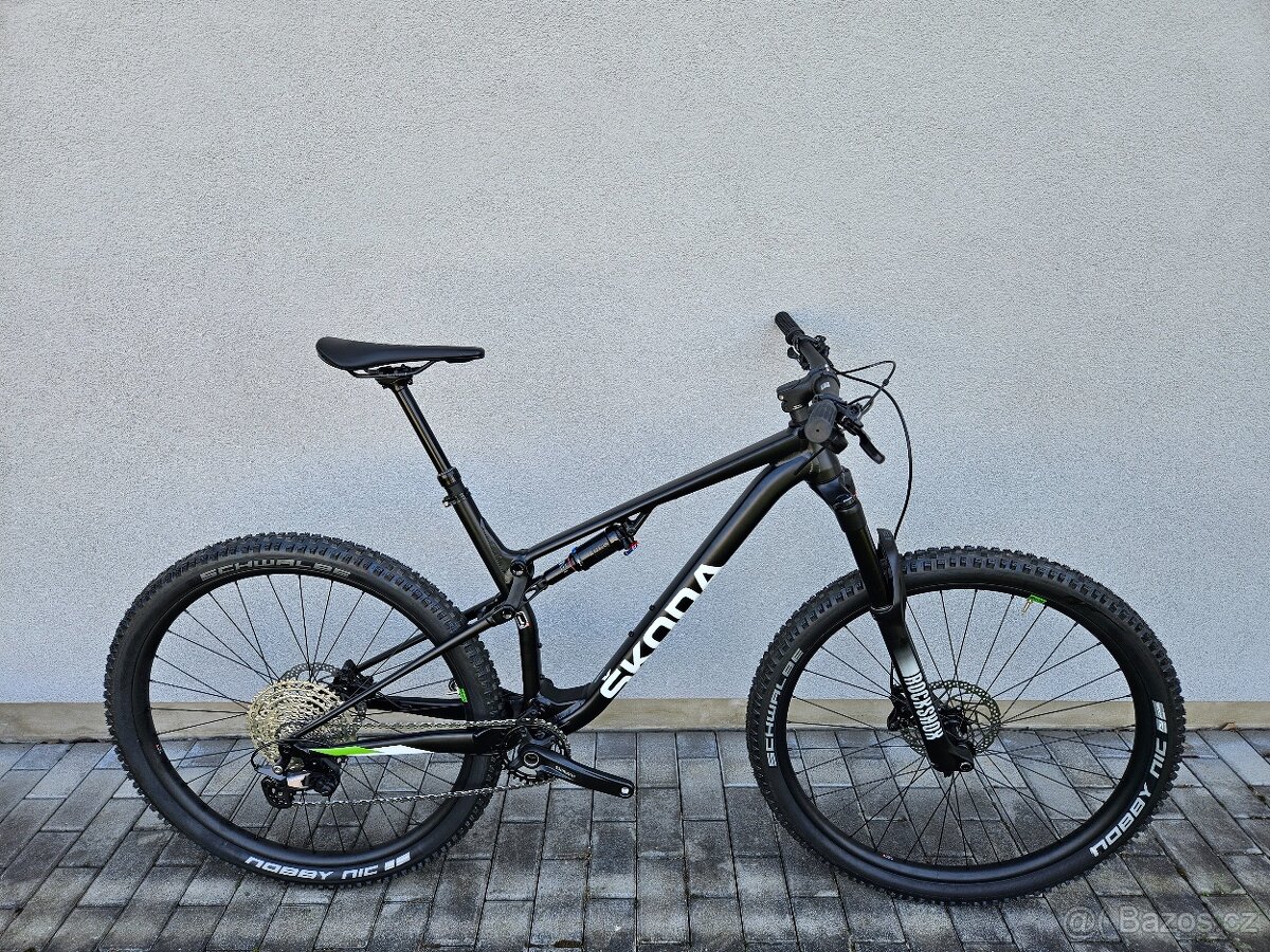 Pěkné nové celoodpružené horské kolo Superior - Škoda - L