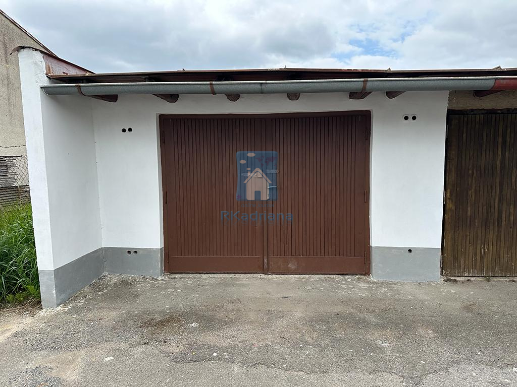 Pronájem garáže, Březnice, ulice Rožmitálská, 18 m2