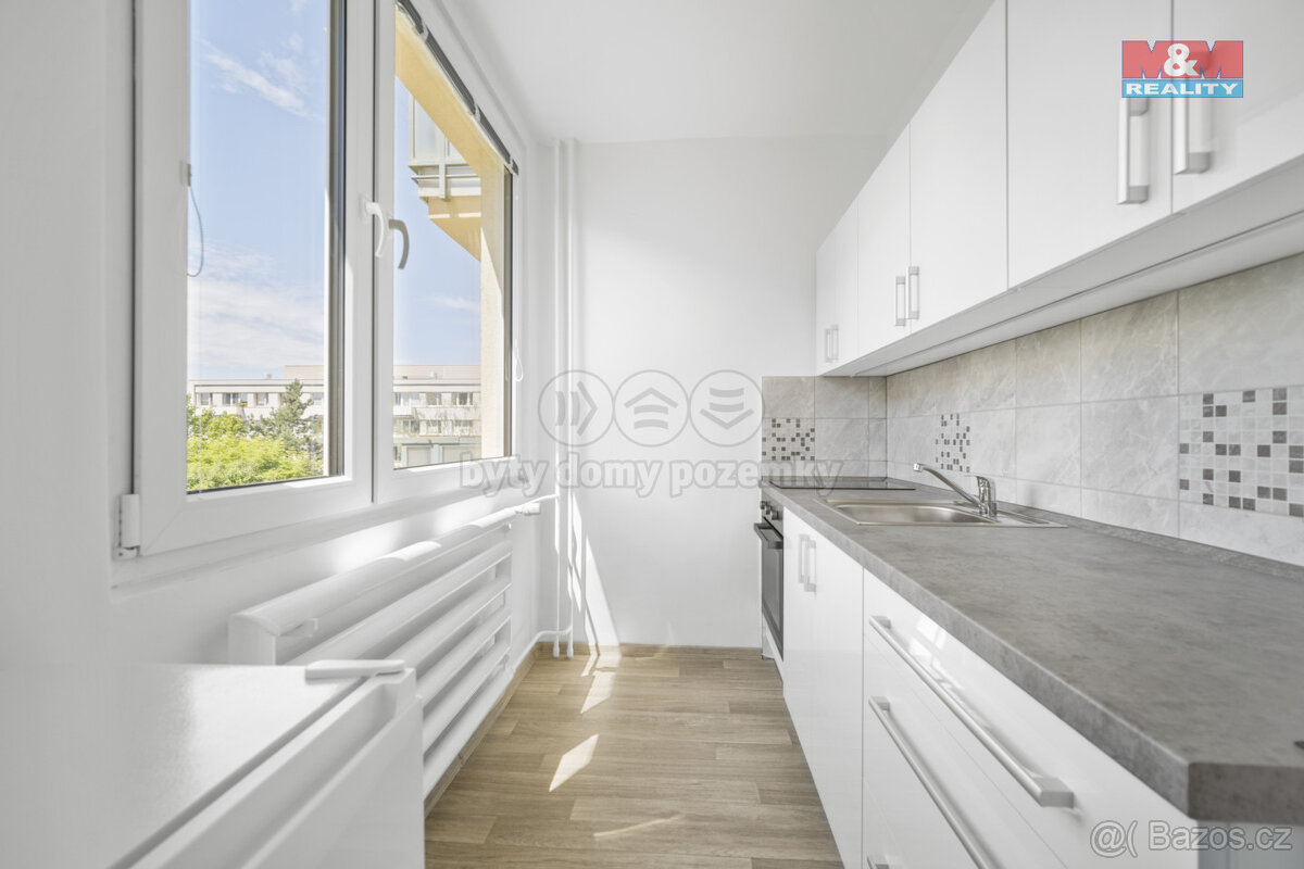 Pronájem bytu 1+kk, 28 m², Pardubice, ul. Sluneční