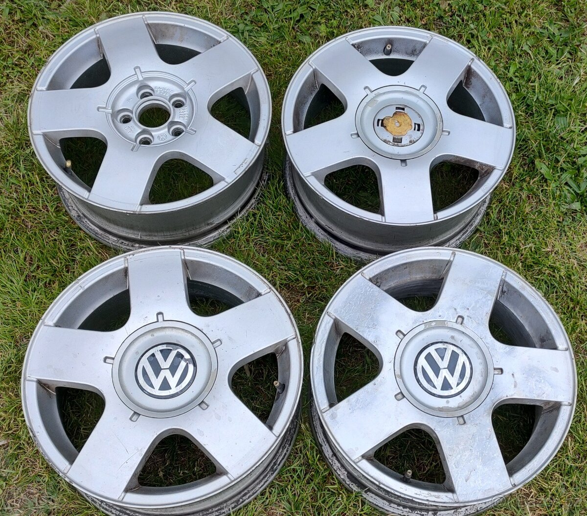 Alu kola 5x100 R15 VW