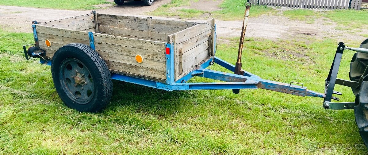 Masivní vlek za traktor, kára na dřevo, univerzální