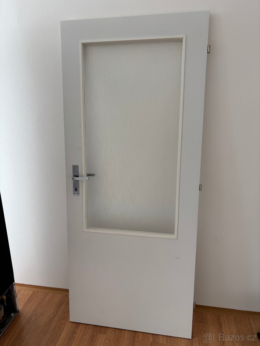 Interiérové dveře bílé prosklené pravé