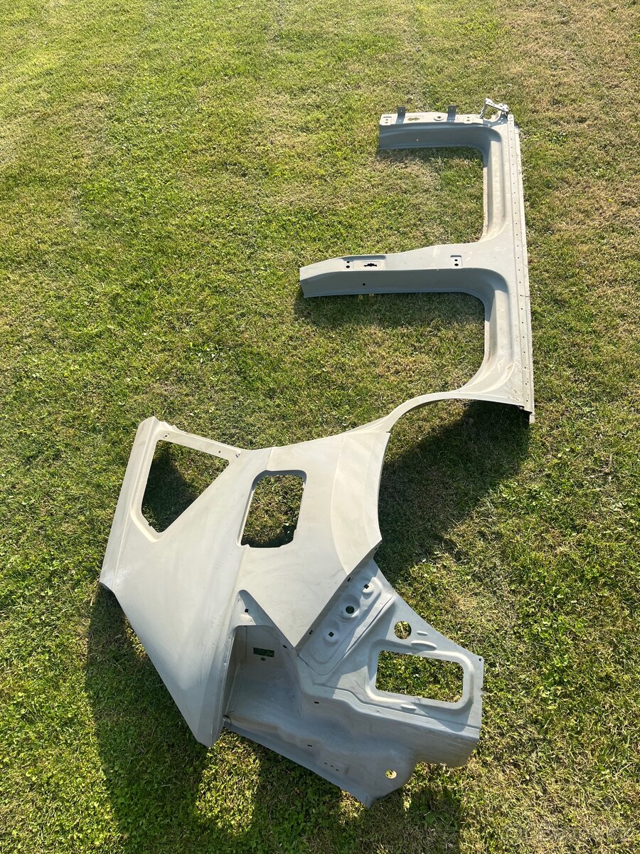 Pravá bočnice Seat Ateca