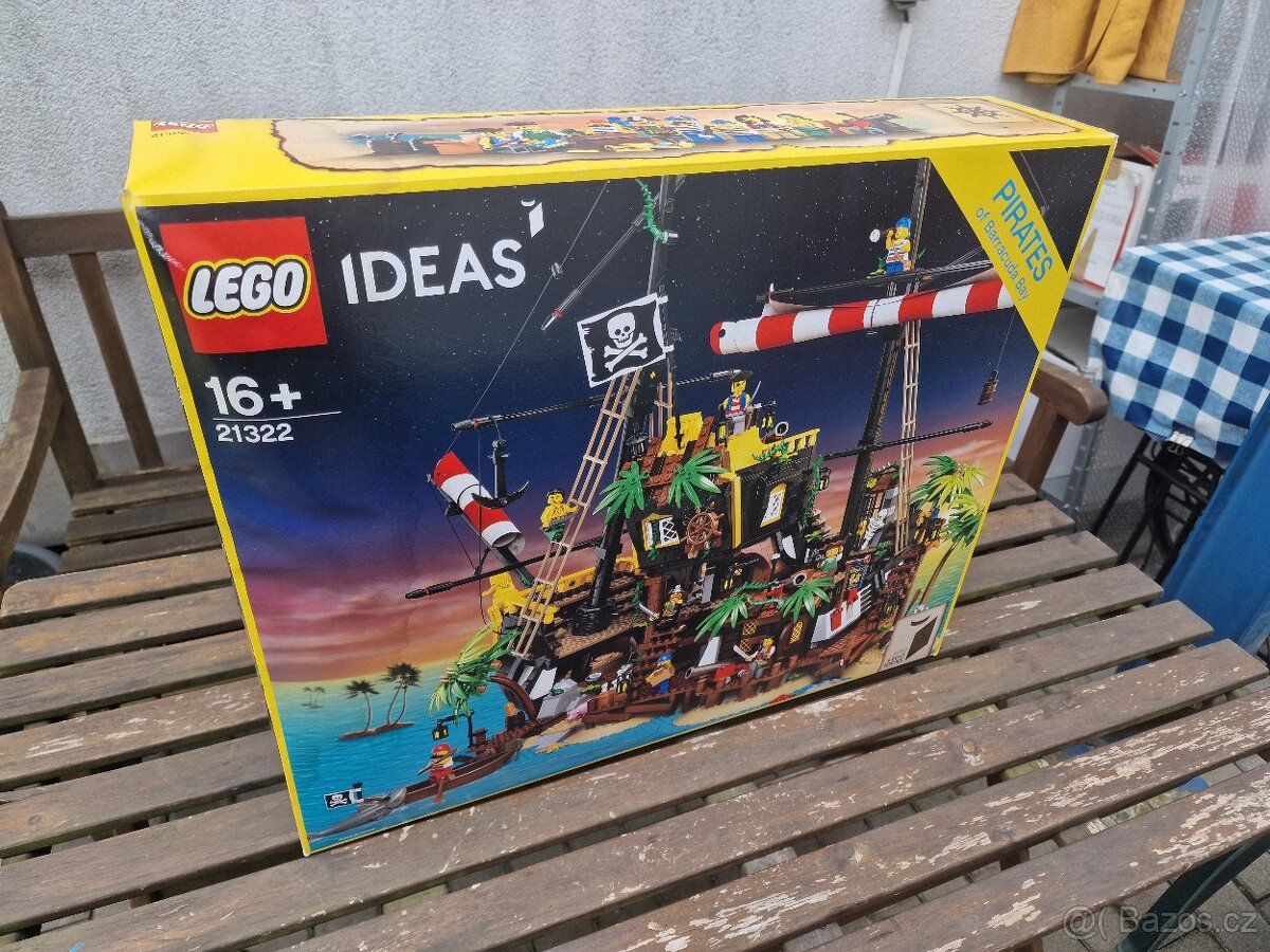 Lego 21322 - Zátoka pirátů z lodě Barakuda