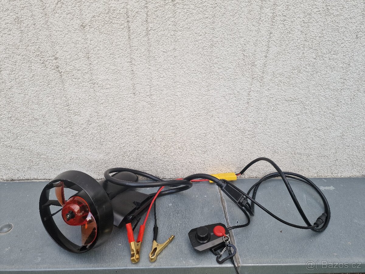 Elektrický motor na člun