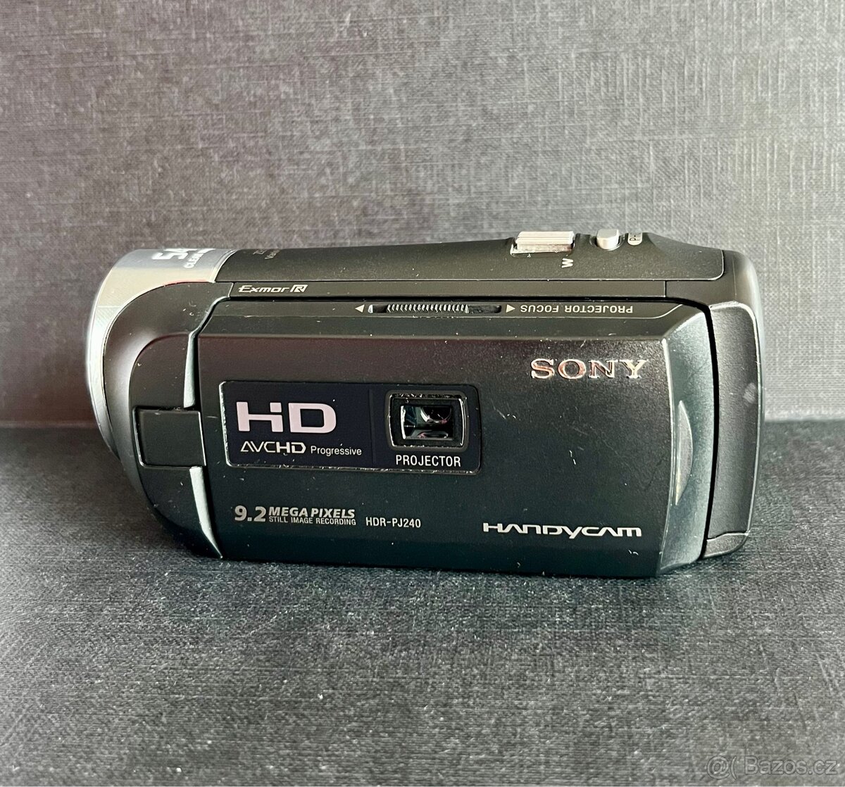 Videokamera Sony HDR-PJ240 s projektorem