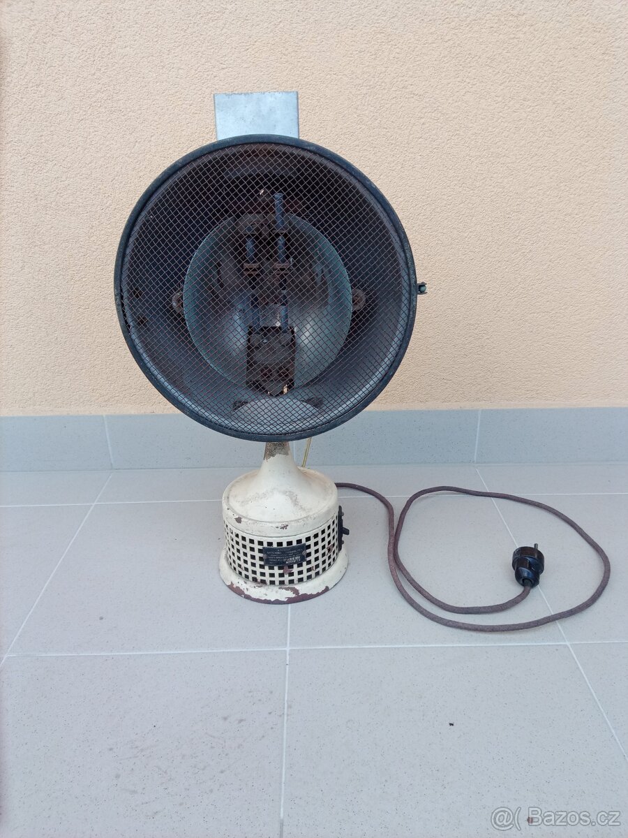historická oblouková lampa