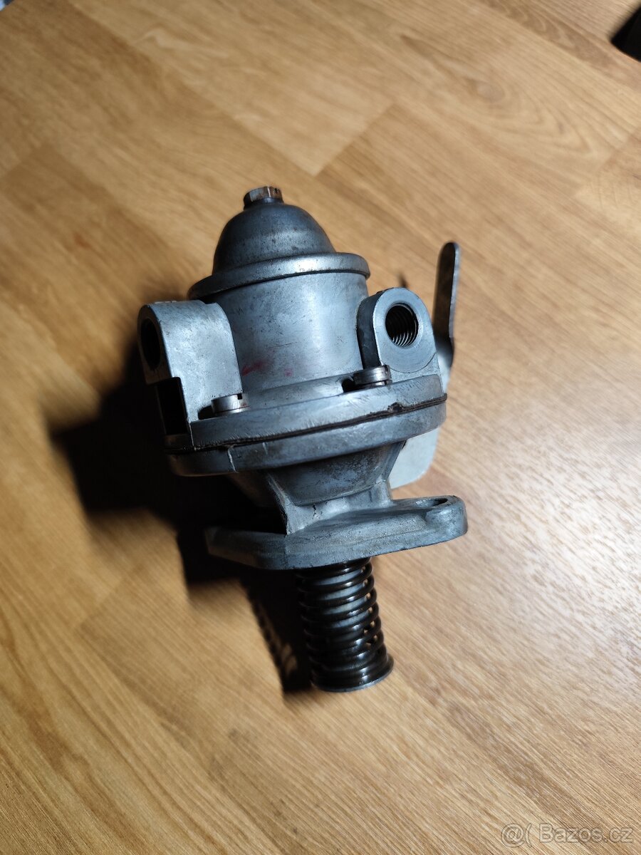 C23 AC pumpa Pal Tatra 603 805 benzínová pumpa