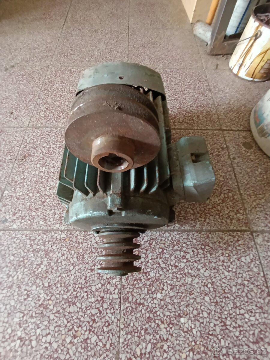 Prodám starý elektromotor