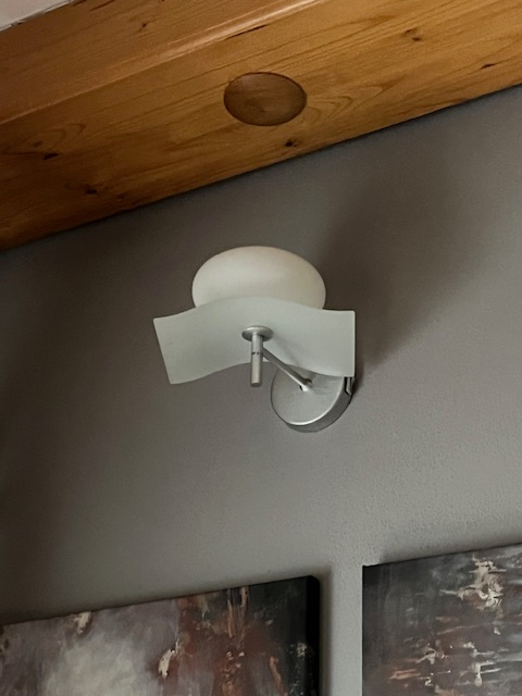 nástěnná lampička