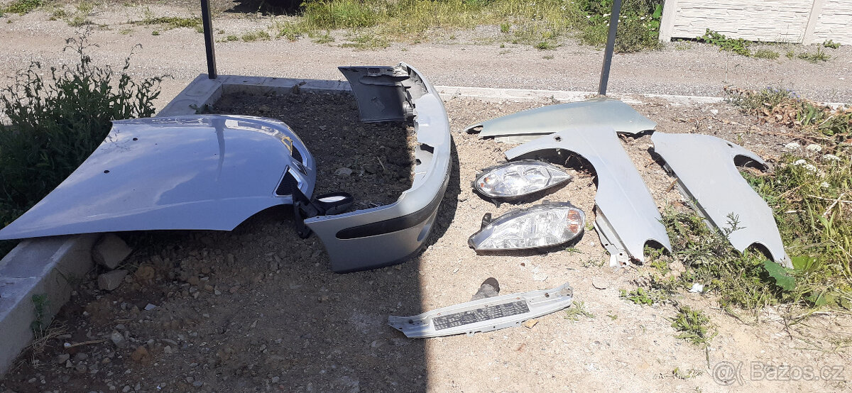 Renault Megane I facelift - kompletní přední část vozu