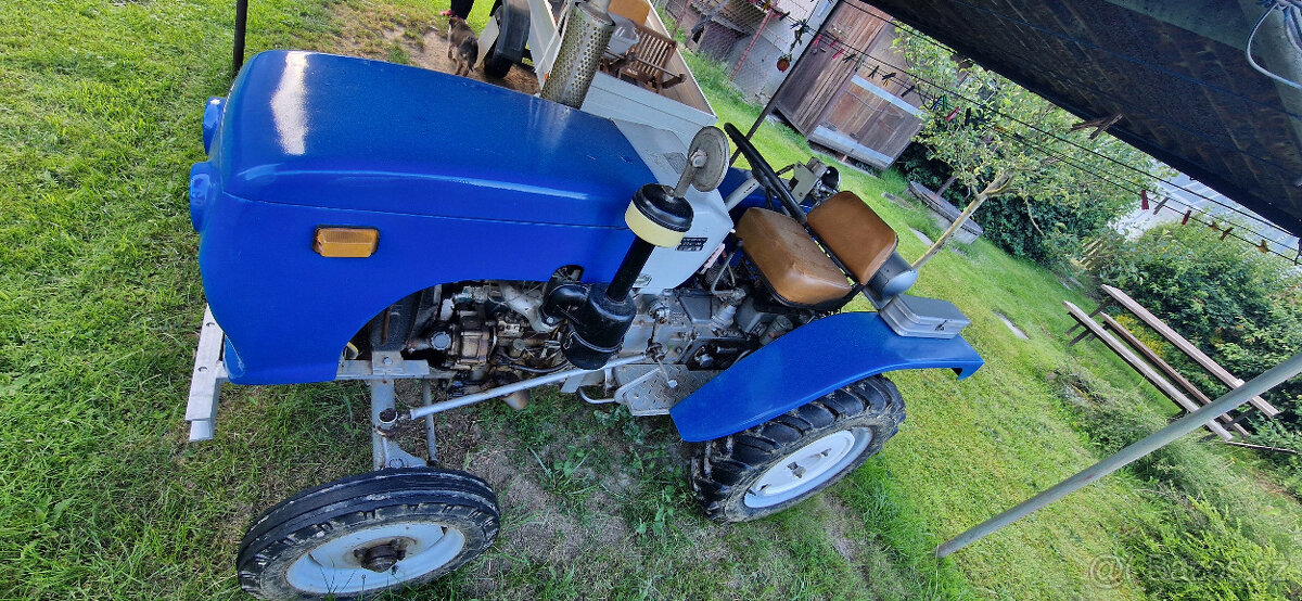 Malotraktor YTO DFH -180