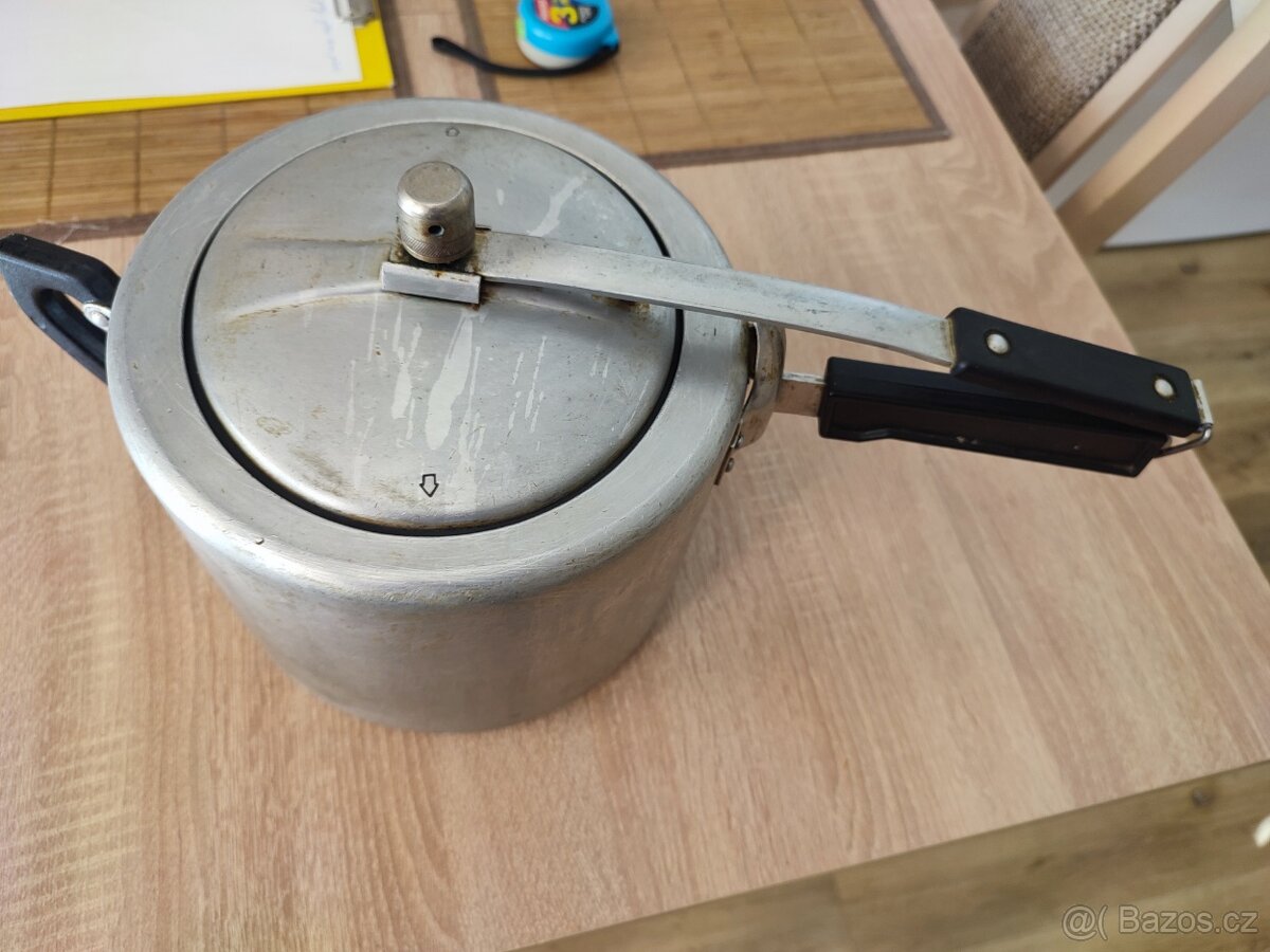 Retro přetlakový hrnec 6 l