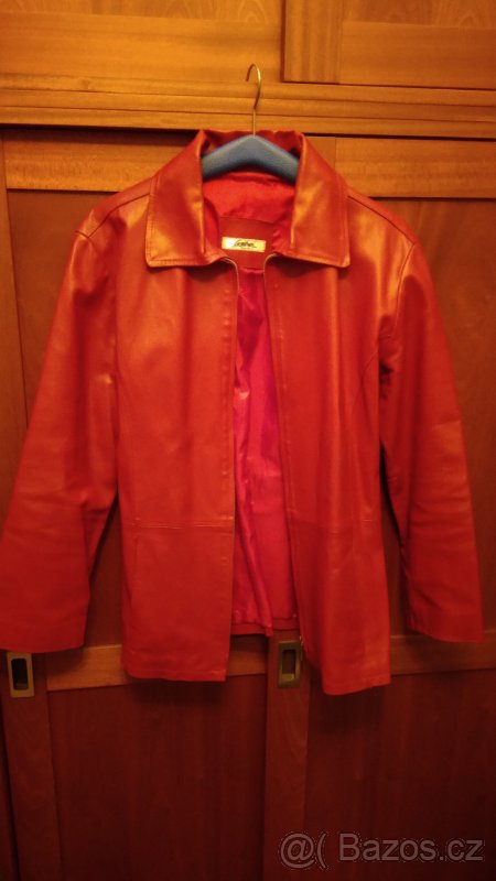 Červená kožená bunda