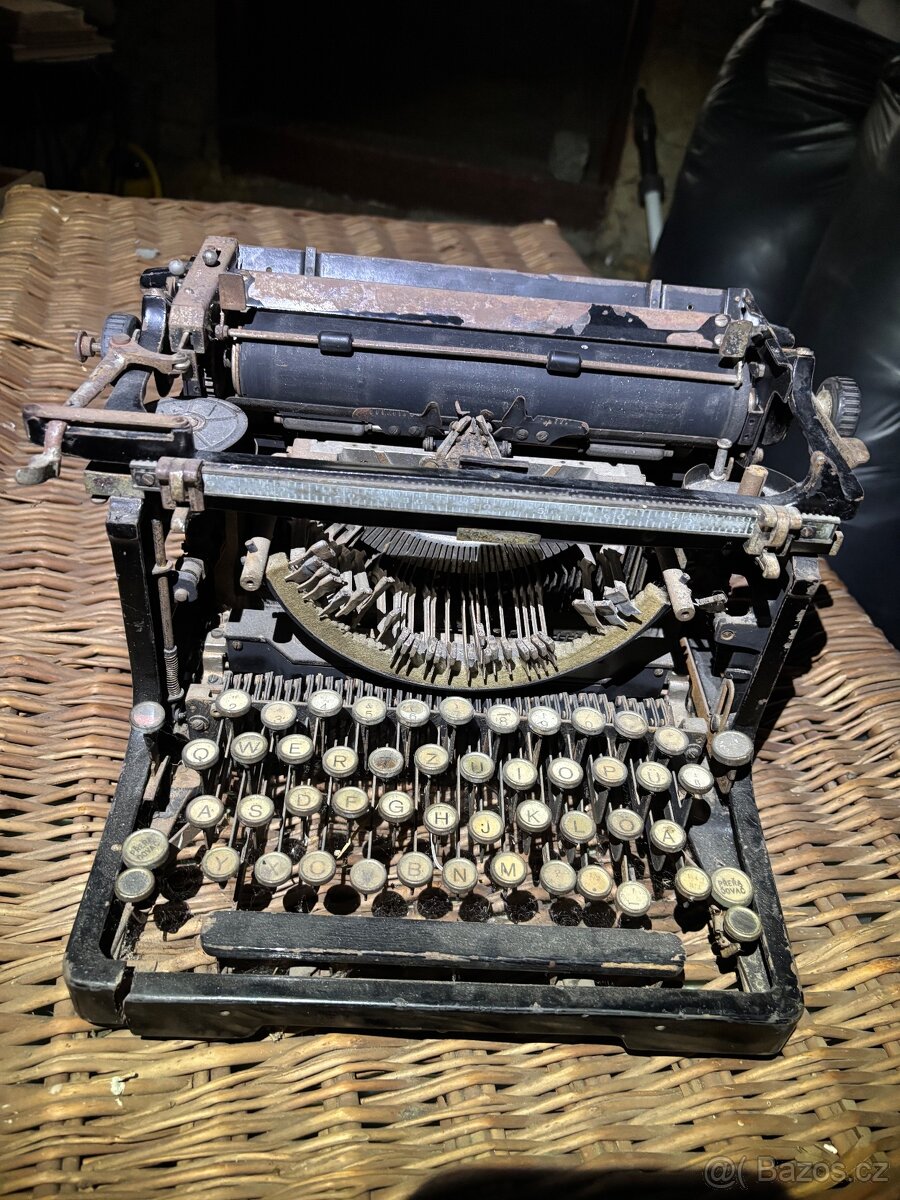 Psací stroj