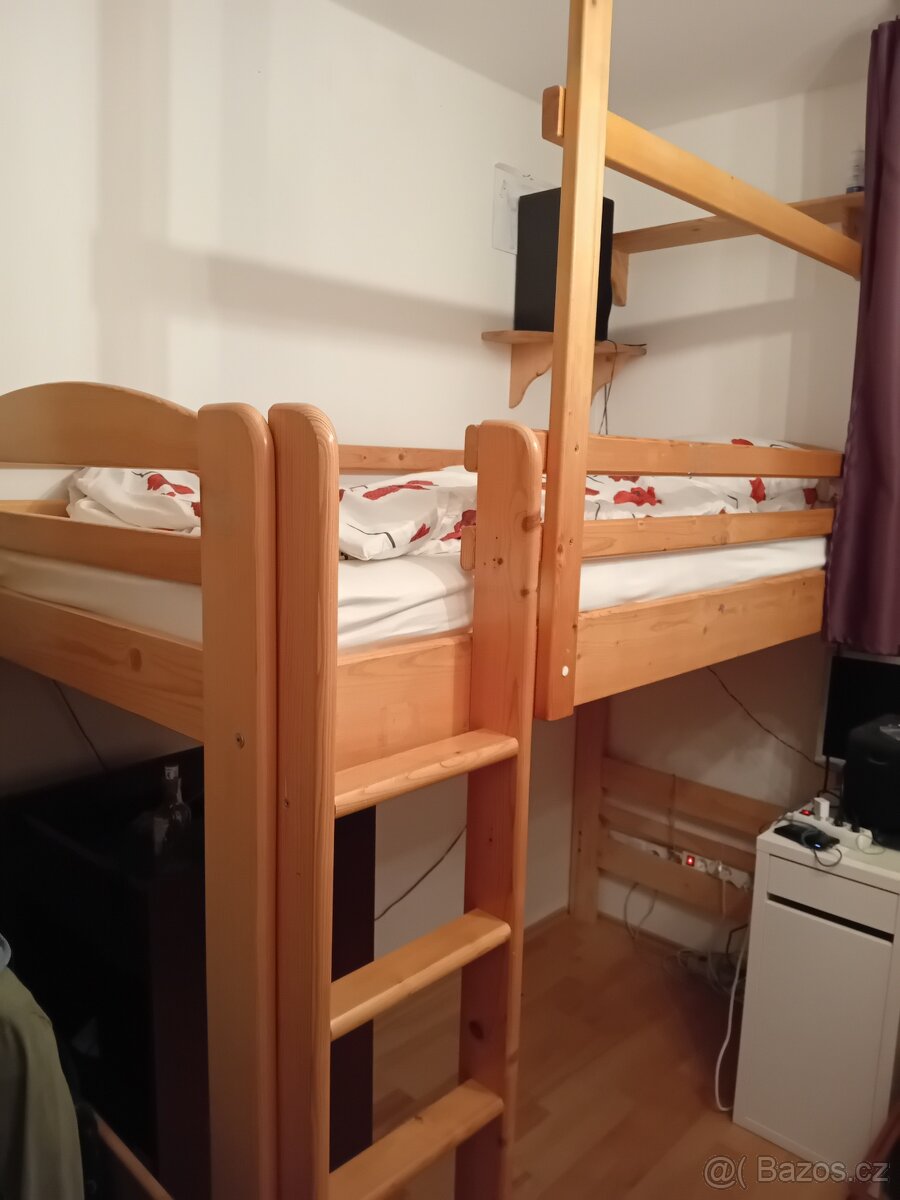 Zvýšená postel DOMESTAV - masiv