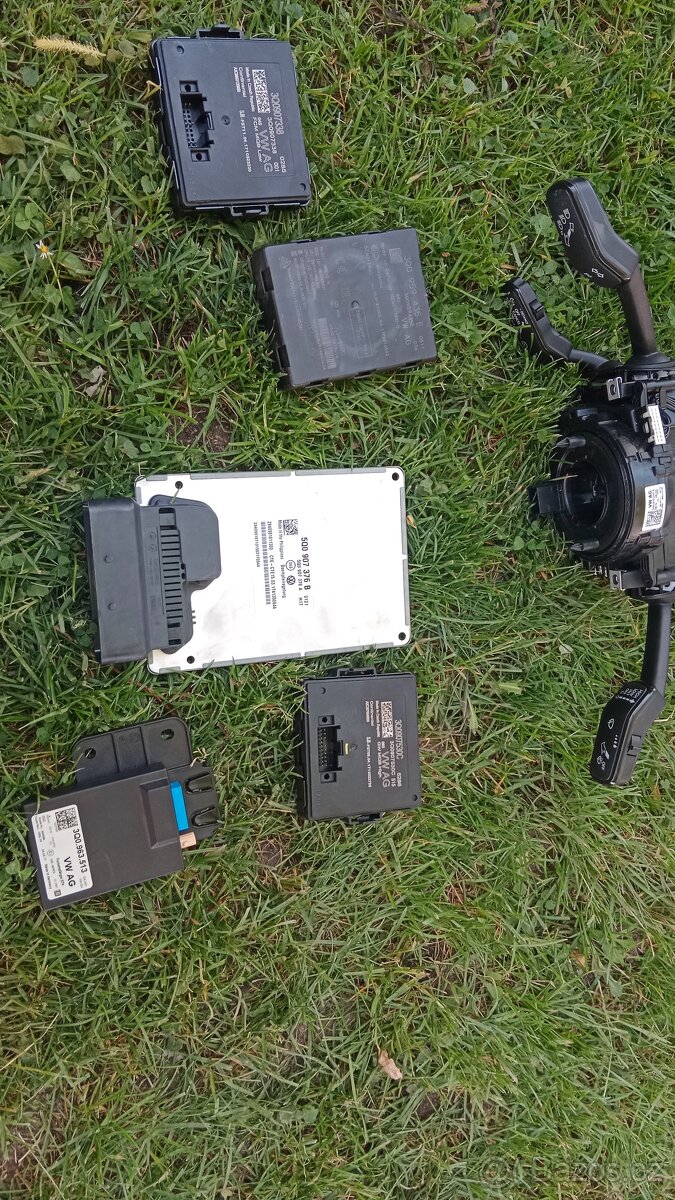 Jednotky plus páčky pod volant škoda Superb 3