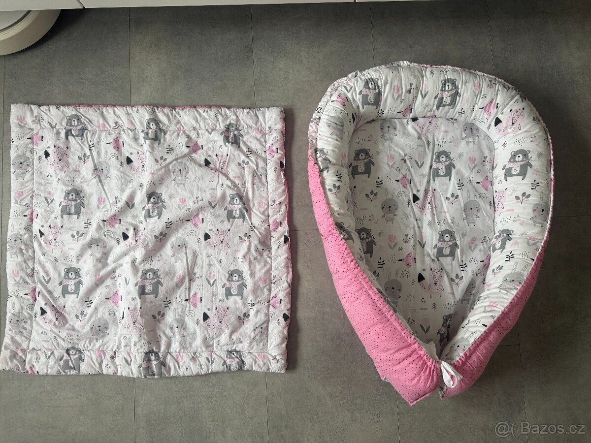 Růžové hnízdečko