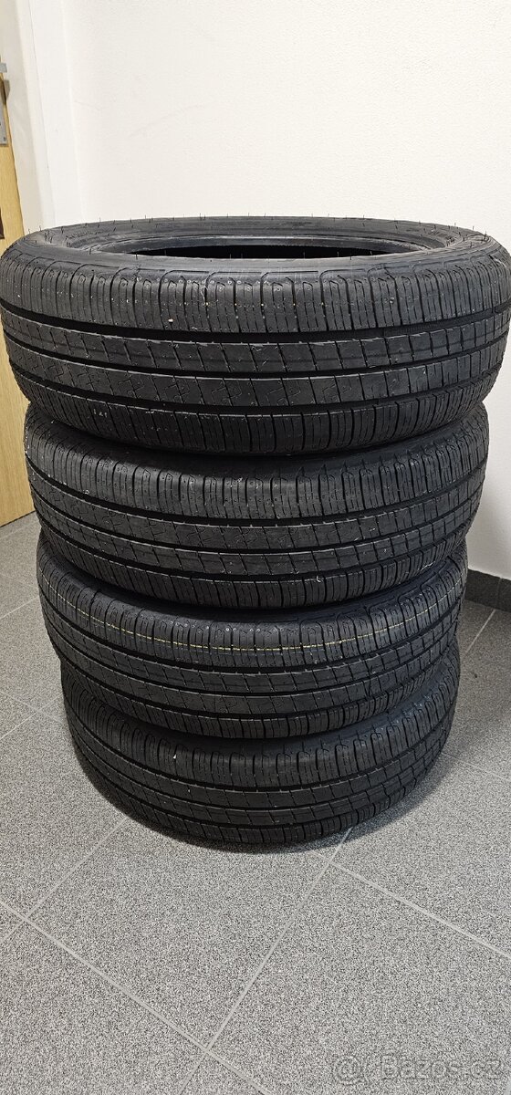 NOVÉ letní Goodyear EfficientGrip Performance 195/60 R18 96H