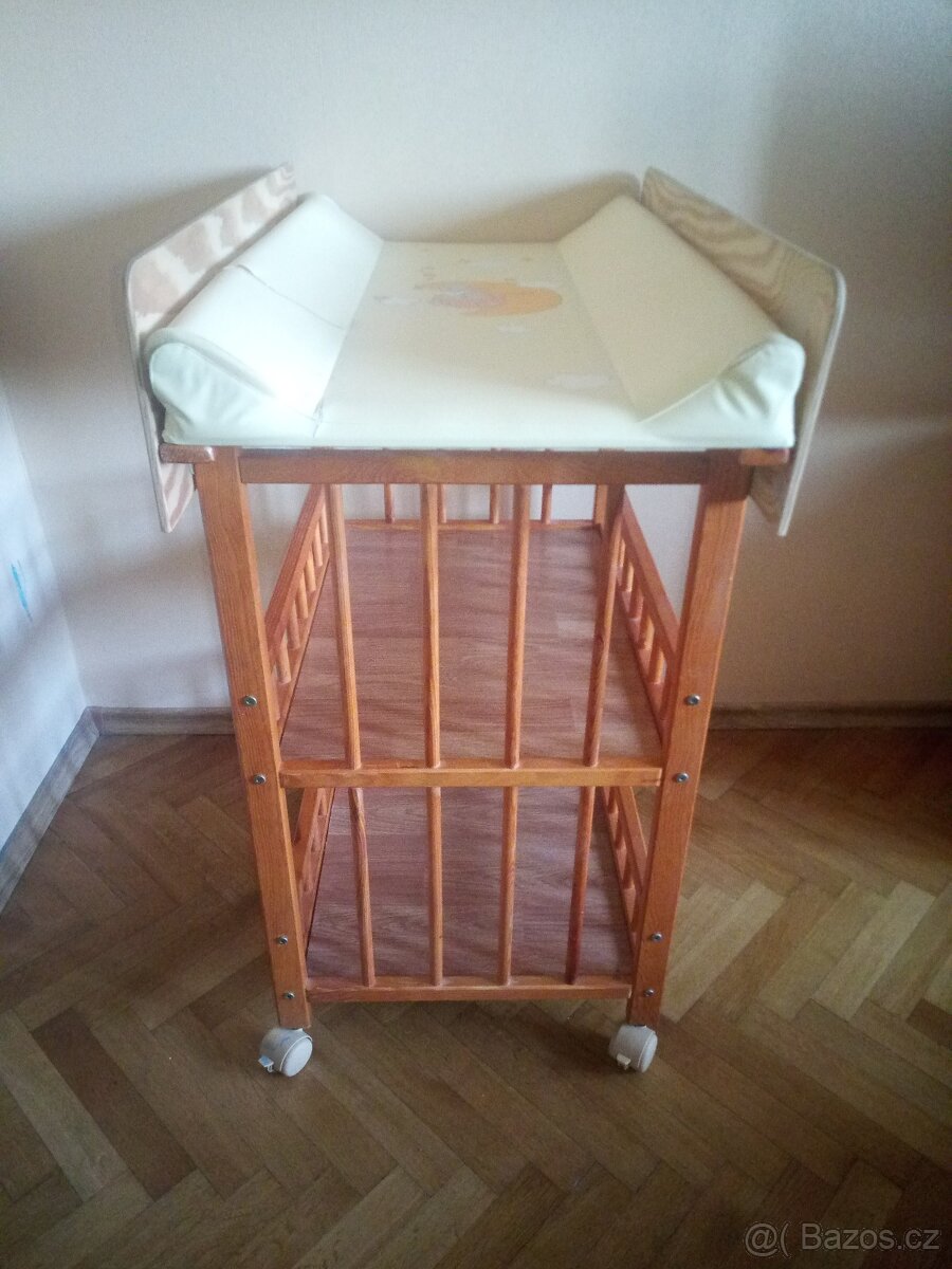 Přebalovací pult