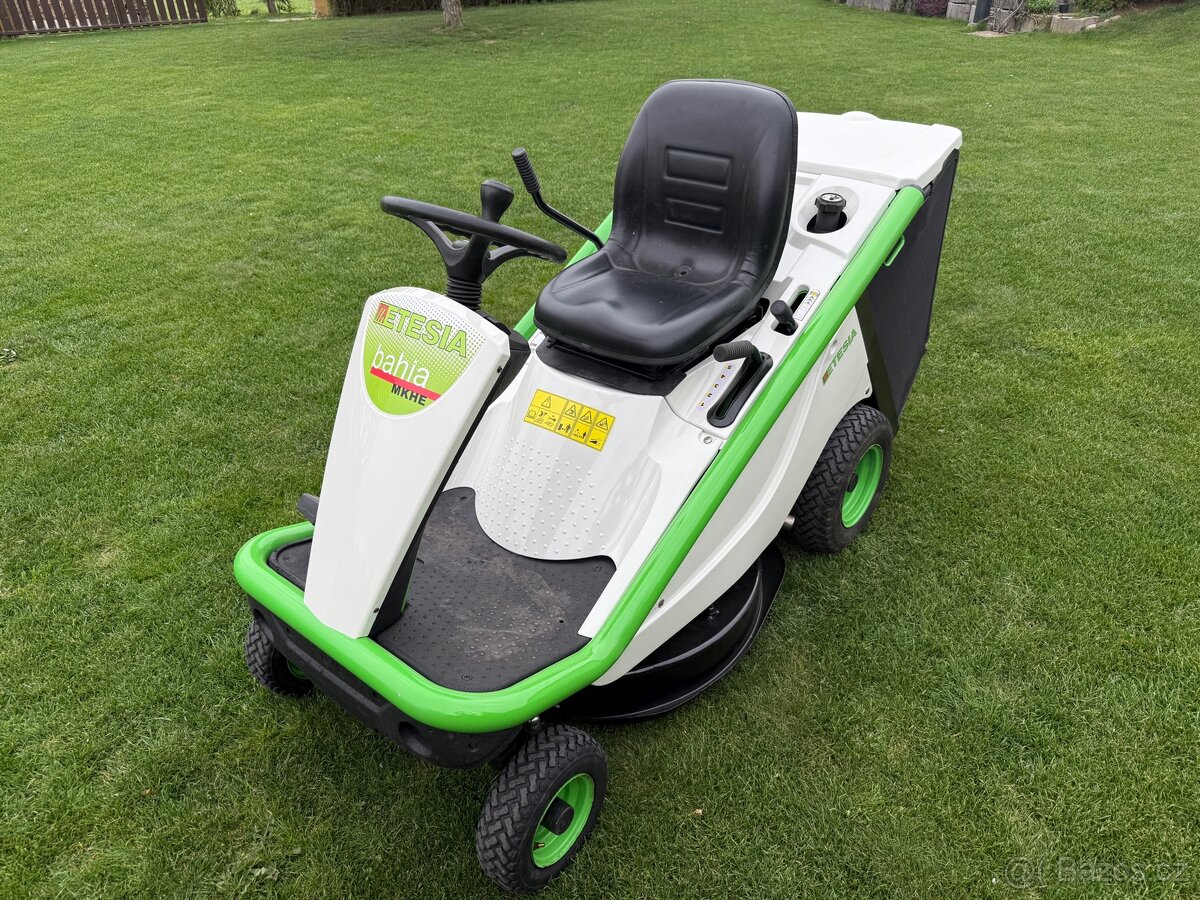 Zahradni traktor Etesia Bahia