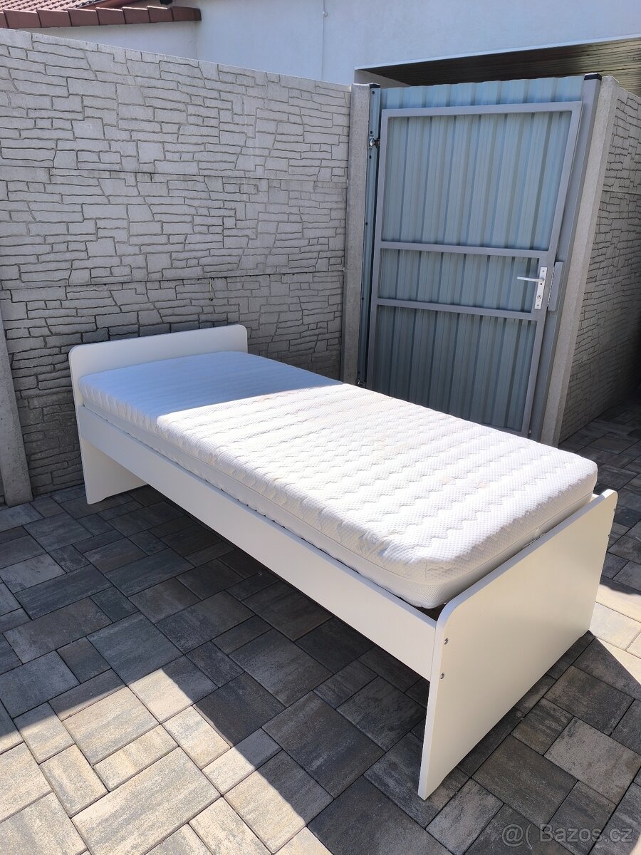 Prodám postel 90cm x 200cm