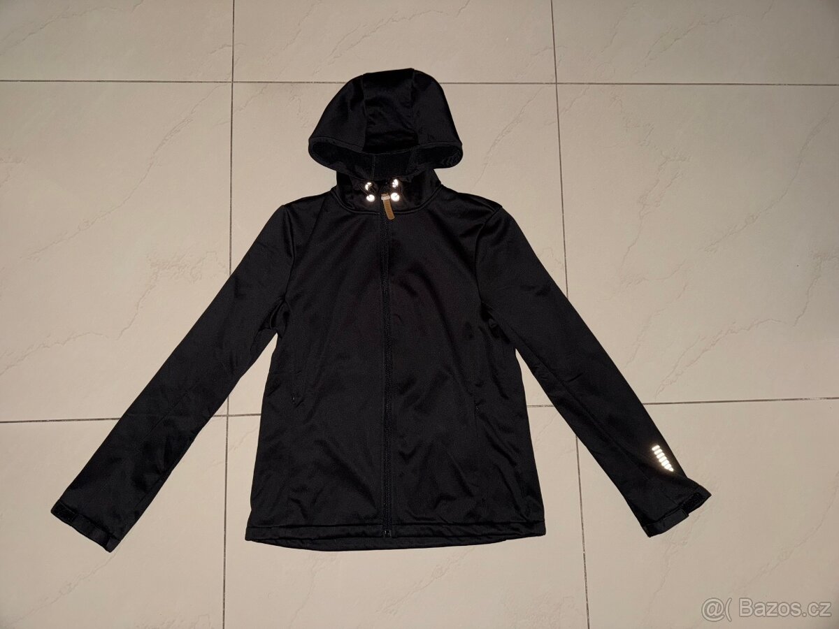 Černá softshellová bunda vel. S (36/38)