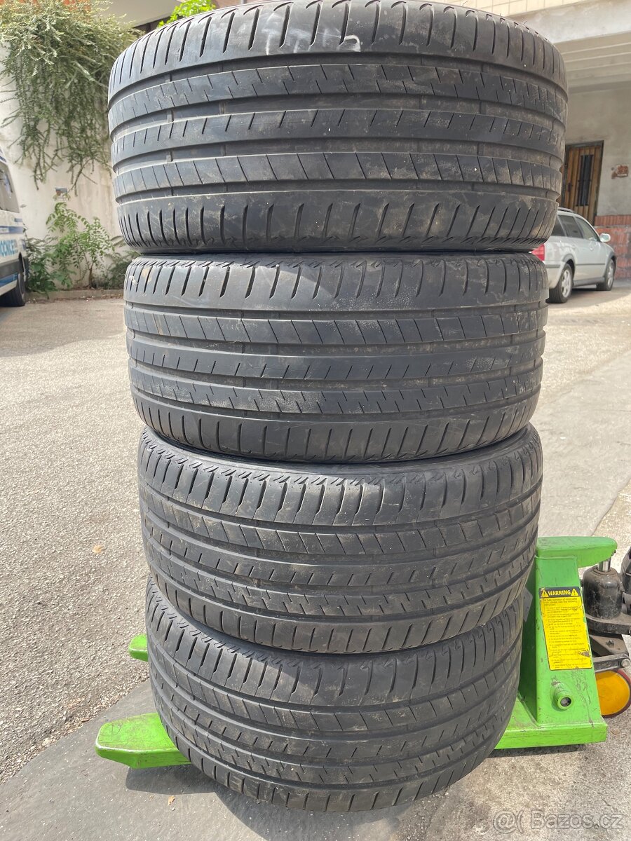 275/35/21 Bridgestone