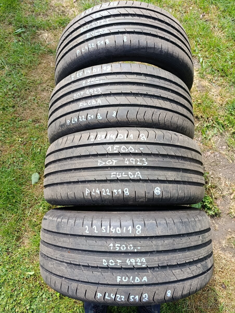 225/40/18 letní 2 kusy
