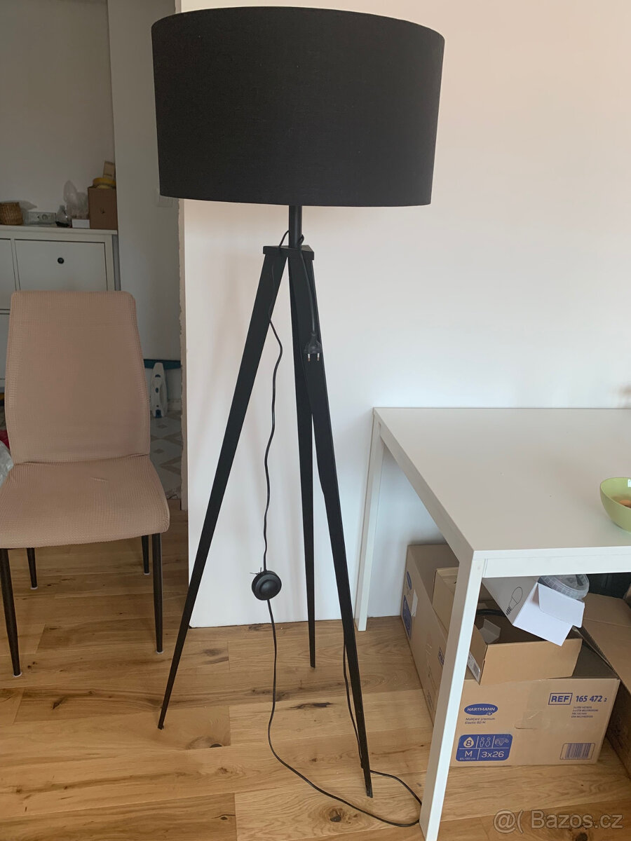 Stojací lampa černá, 49/158 cm