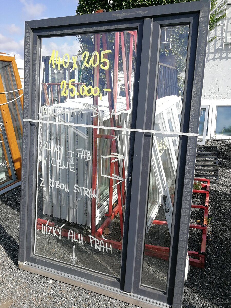 dvoukřídlé dveře