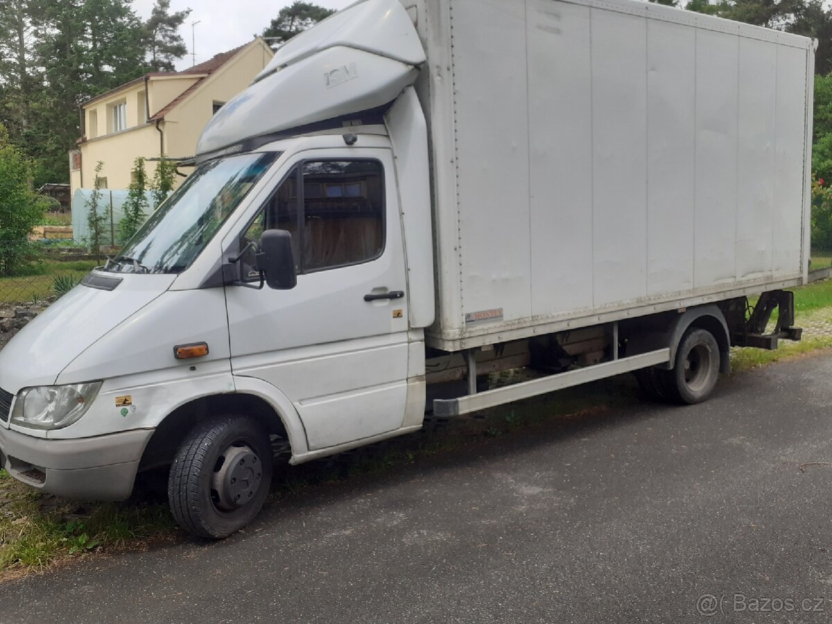 MB SPRINTER s hydraulickým čelem