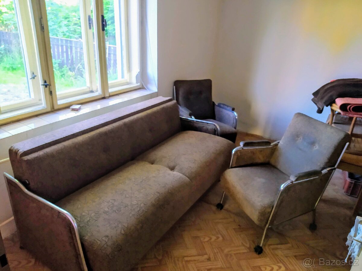 Prodám gauč se dvěma křesly - funkcionalismus