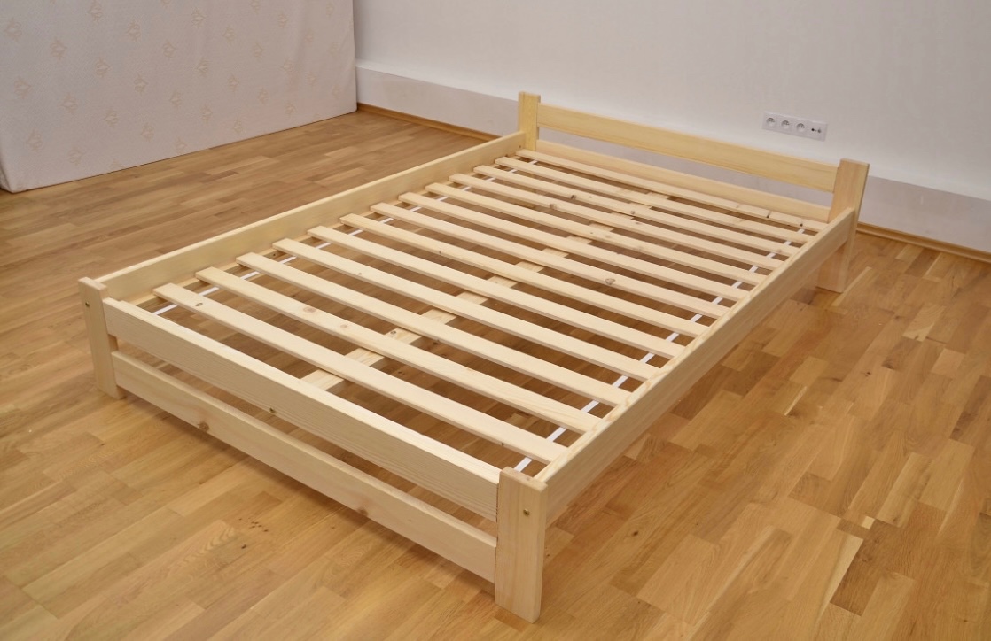 Nová postel 180x200 cm borovice + rošt