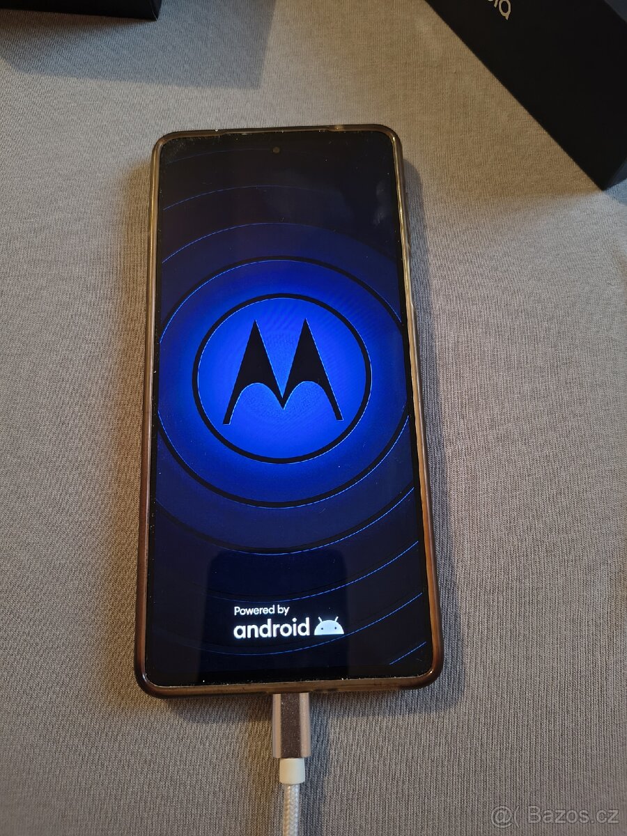 Prodám Motorolu Edge 20 pro 12/256