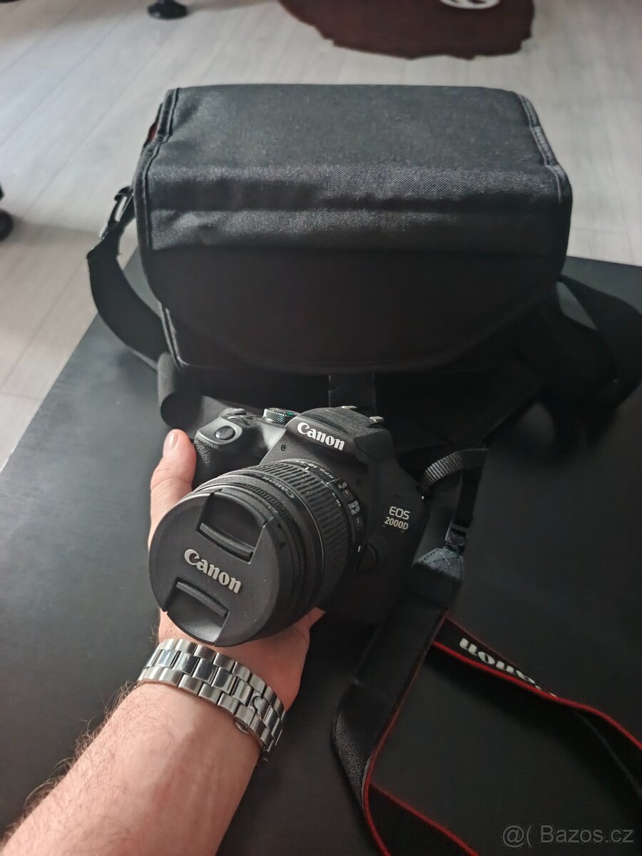 Canon EOS 2000D
