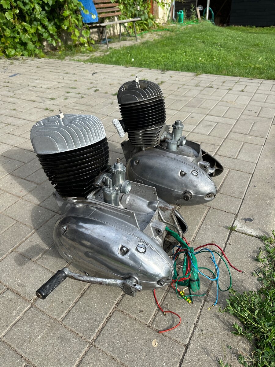 Motory: Jawa 250/559 a Jawa 250/353