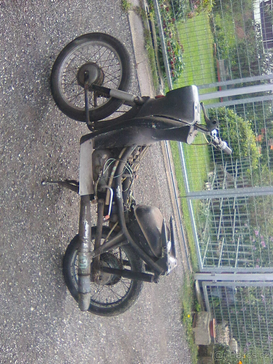Skutr Simson Schwalbe KR51/1K rv. 1977 +Nd