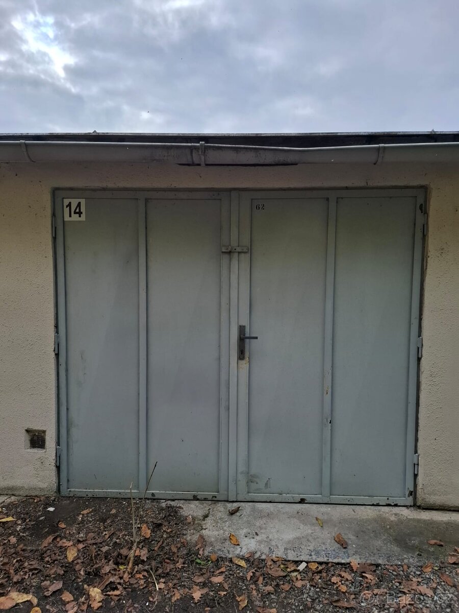 Řadová zděná garáž