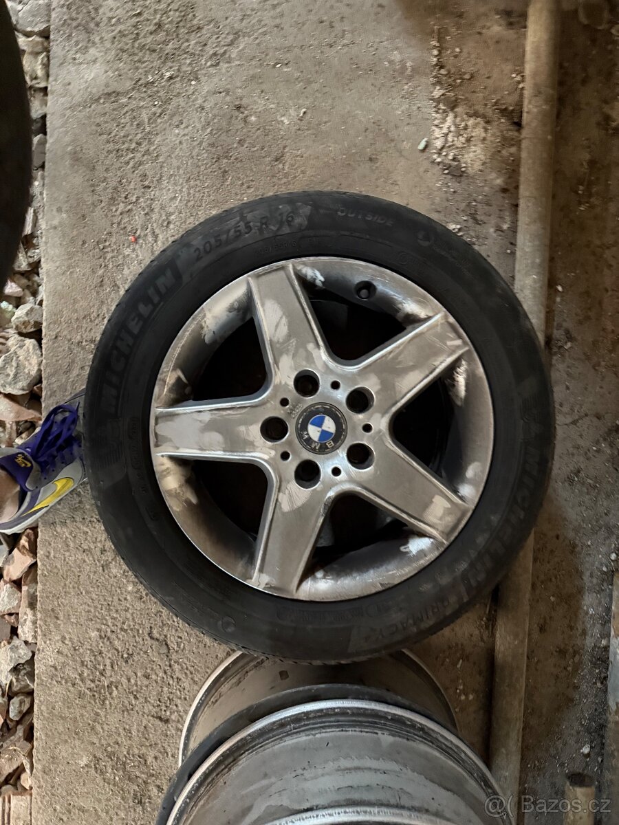 Bmw kola 5x120 r16