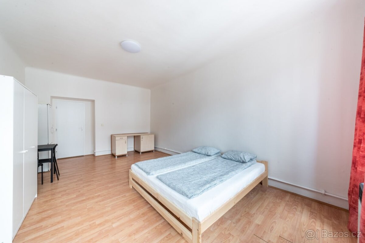 Pokoj pro pár nebo dvě dívky — Praha 5, Smíchov