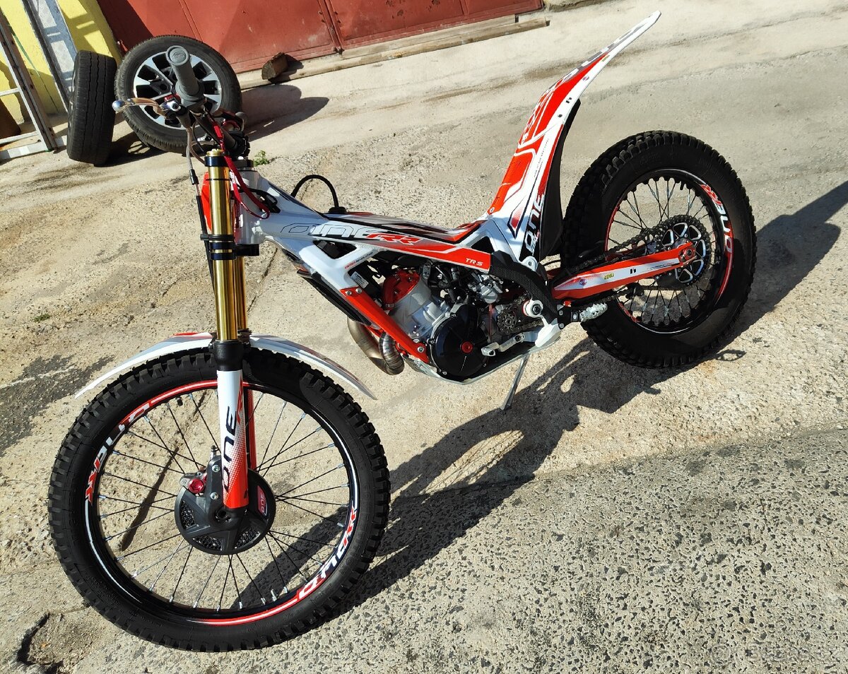 Trial Trrs 300 RR