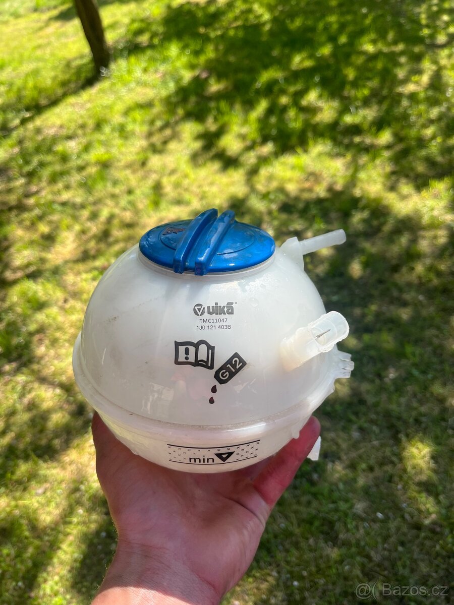 Vyrovnávací nádobka chladicí kapaliny