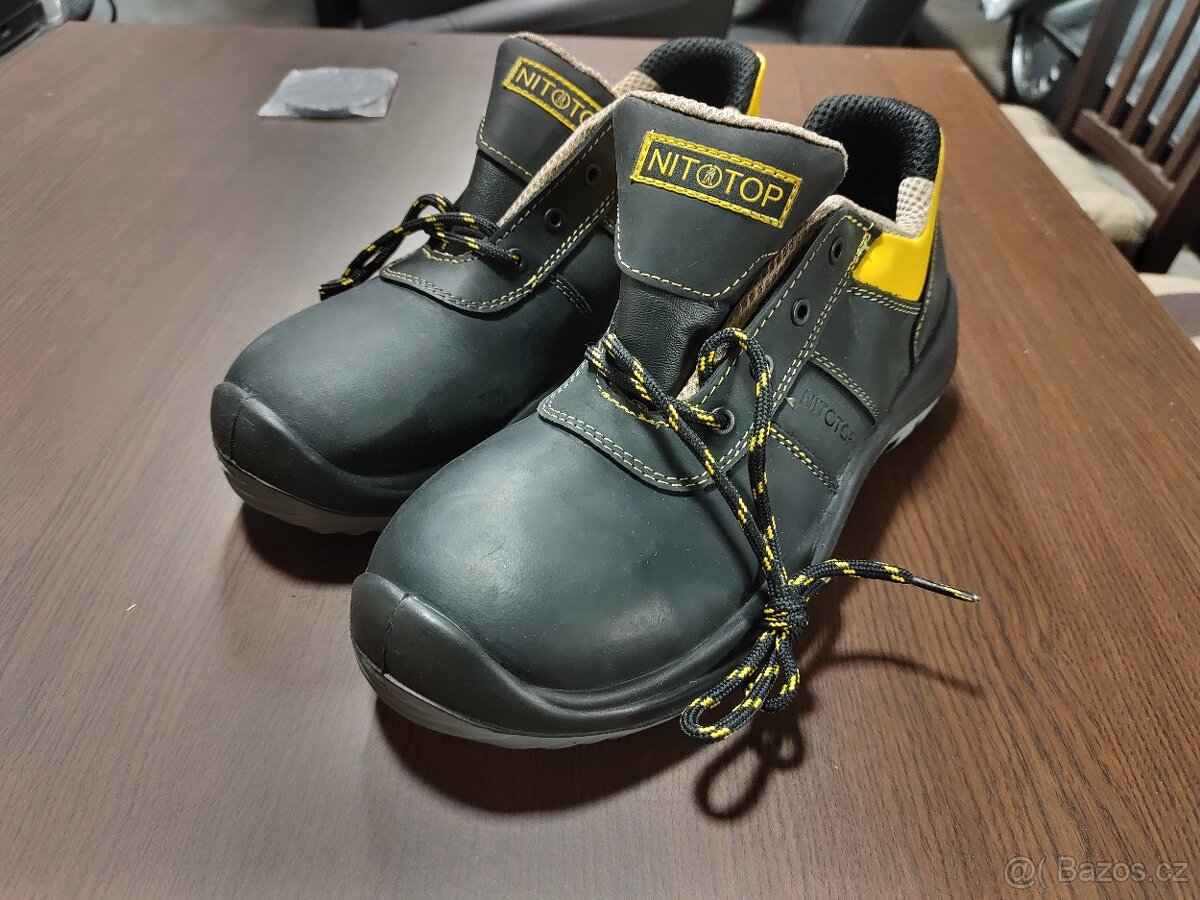 Nové, nepoužité pracovní boty, vel. 43 / 9