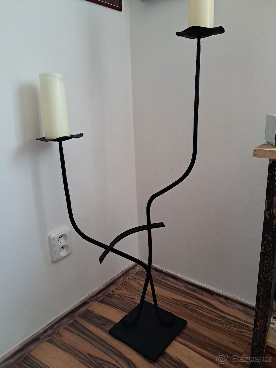 Prodám kovový svícen