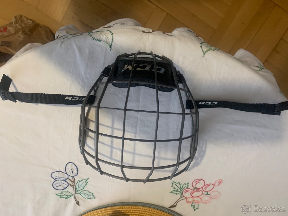 Hokejové věci na prodej