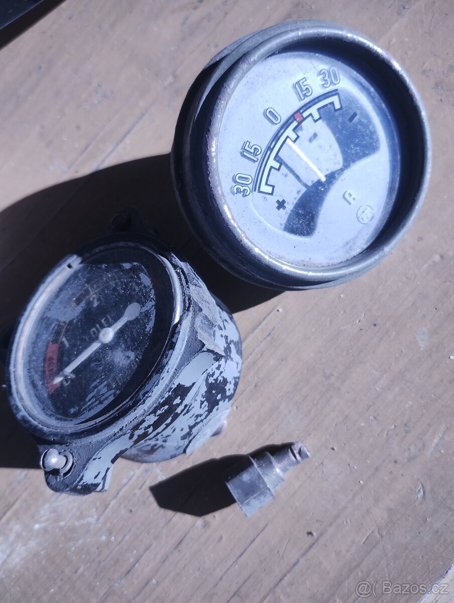 Ampérmetr +/-30A  Praga V3S