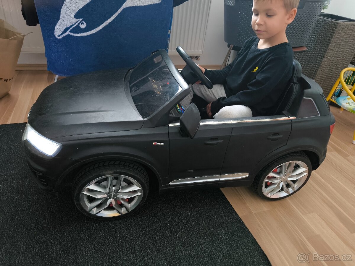 Elektrické autíčko Audi Q7