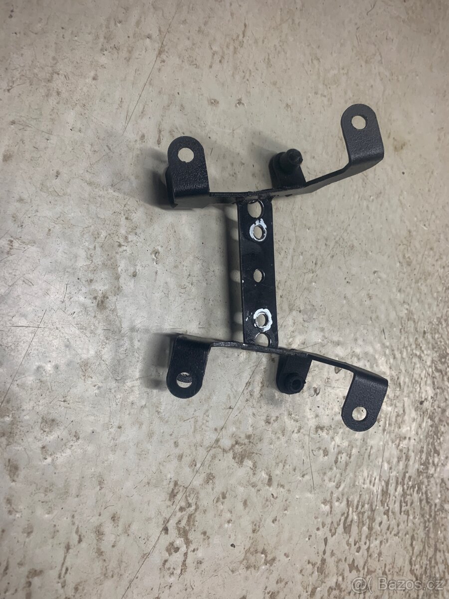 Držák tachometru MT-07